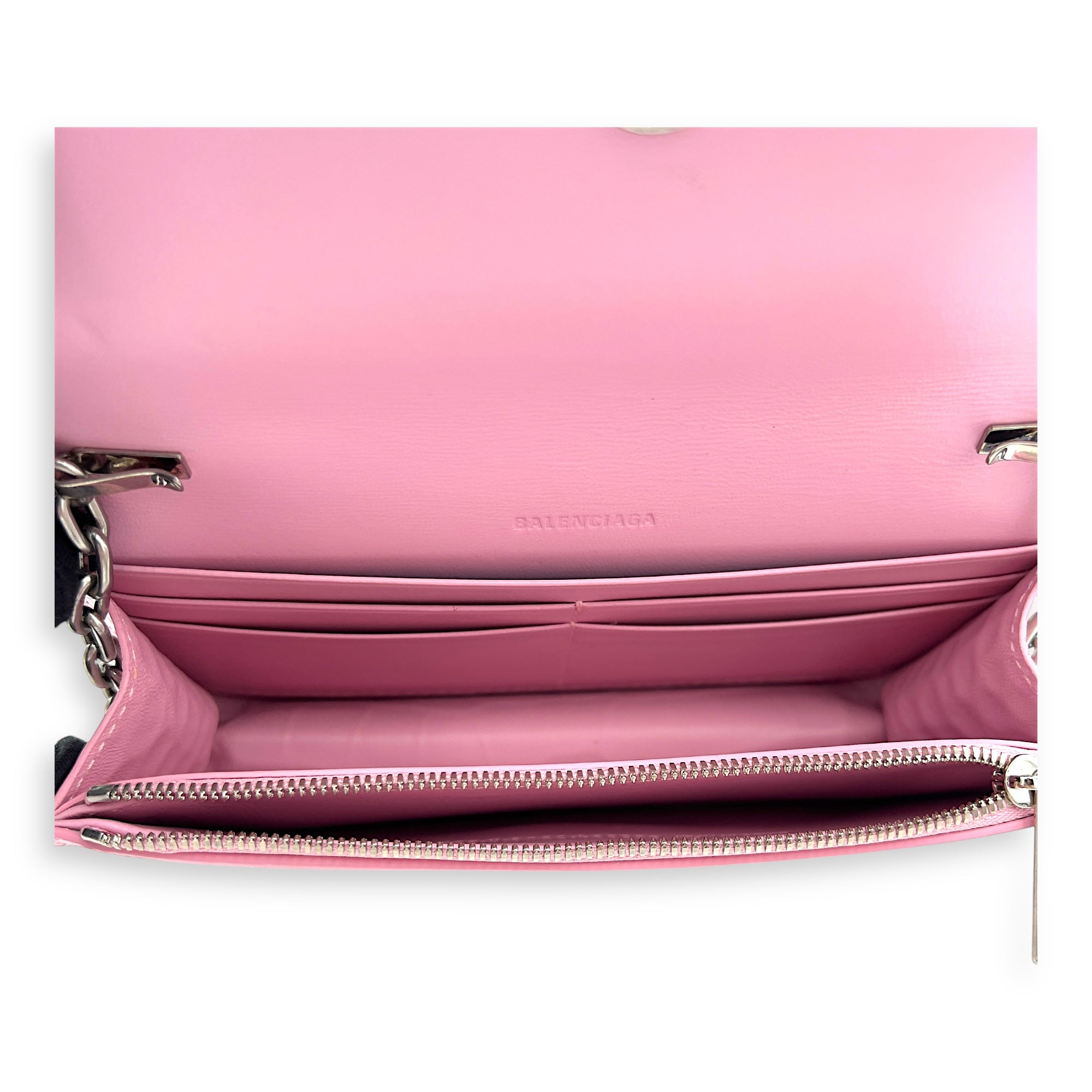 Gossip Pink Wallet On Chain in Crocodile Embossed Calfskin, Silver hardware - Image 9